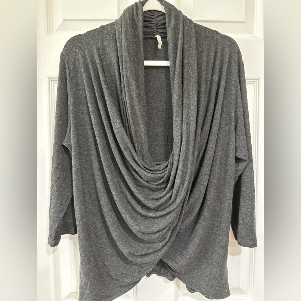 Olivia Moon Women's Large 3/4 Sleeve Pullover Top Scoop Neck Charcoal Gray